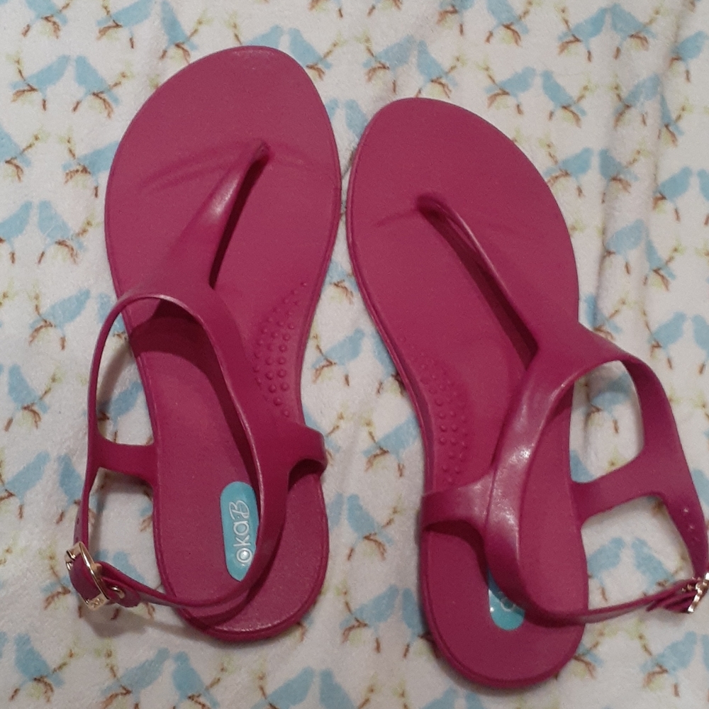 Oka-b carson t-strap sandal in raspberry.